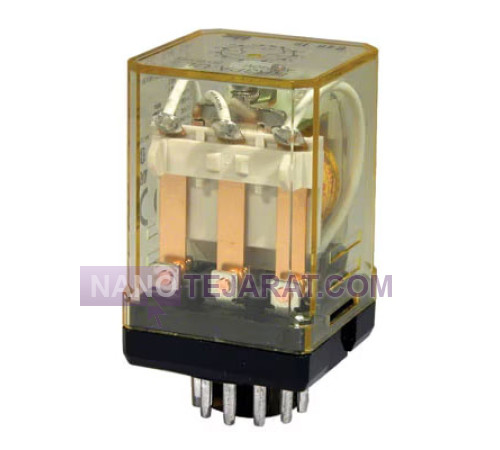 Idec RR-3PA-U240VAC relay